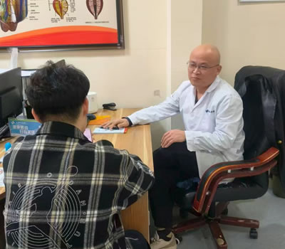 黔东南苗族侗族自治州|男科医师高朋磊：守护男性健康，专业男科诊疗
